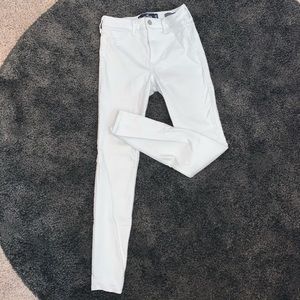 white Hollister jeggings